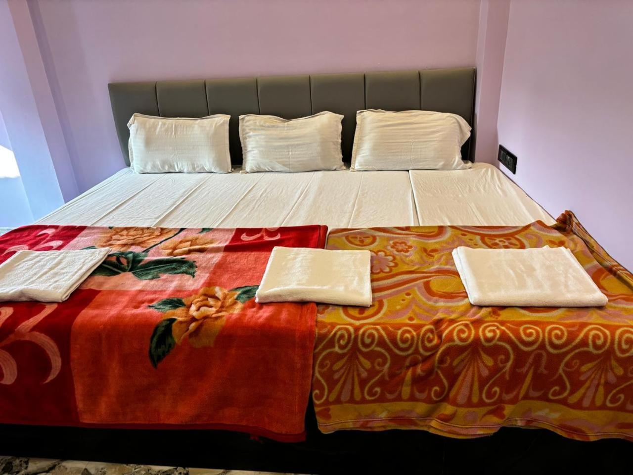 Holy City Inn Varanasi Exterior foto