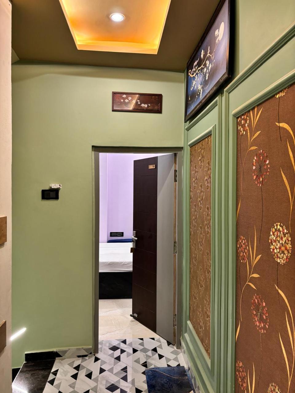 Holy City Inn Varanasi Exterior foto